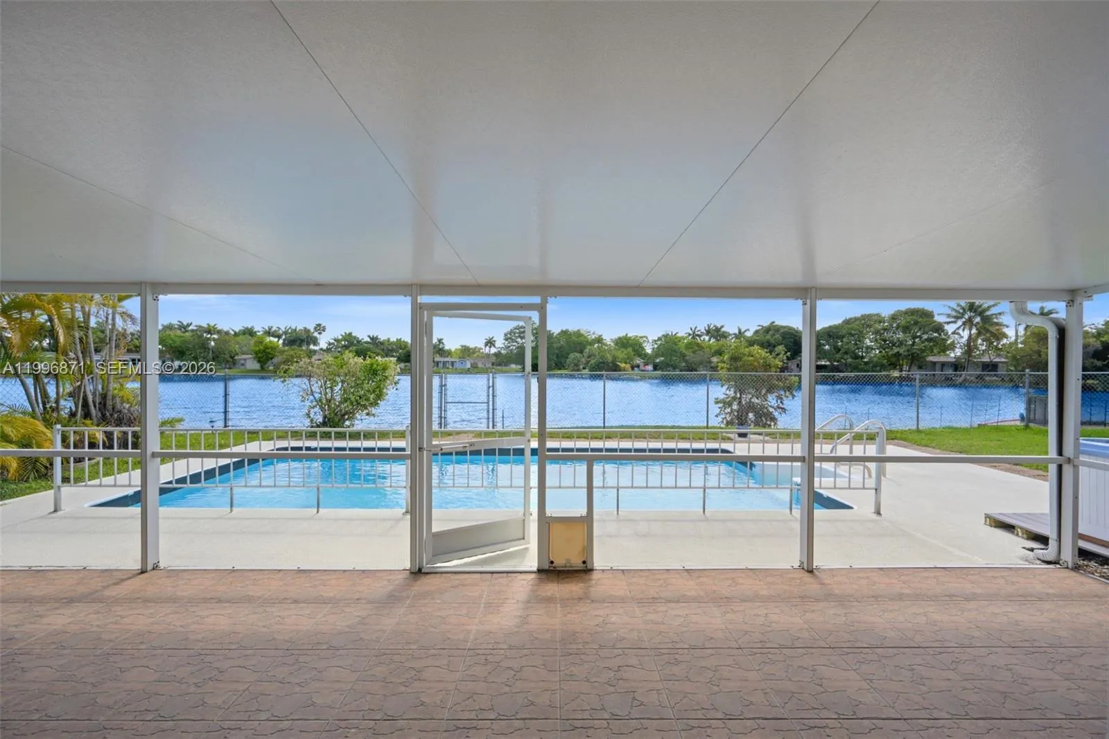 Vendido 2320 NW 73rd Avenue, Sunrise, FL 33313, Sunrise, FL 33313