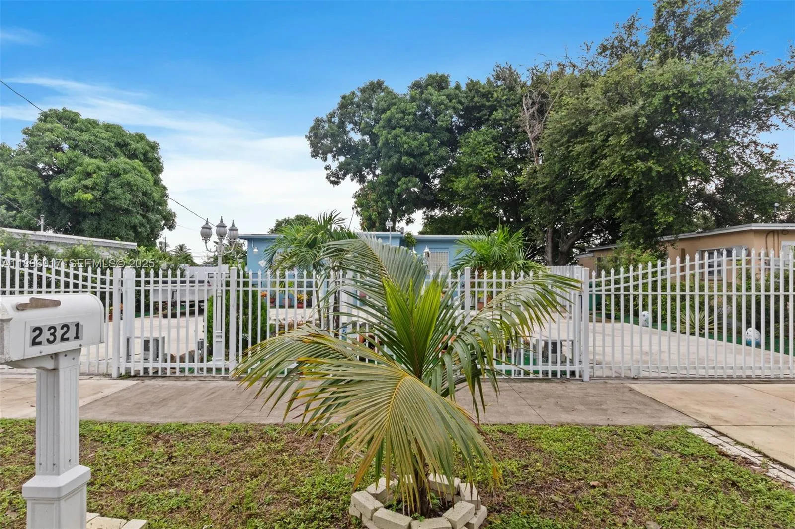 En Venta 2321 NW 153rd Street, Miami Gardens, FL 33054, Miami Gardens, FL 33054