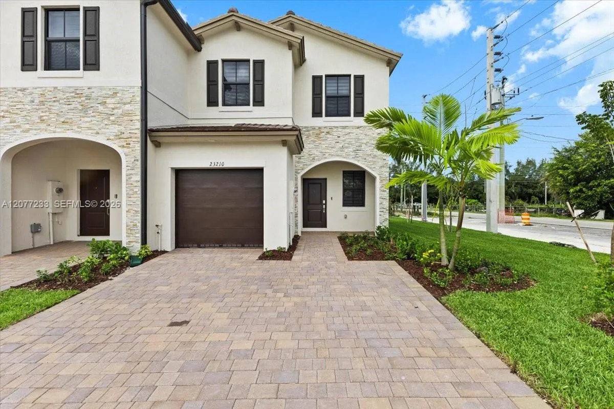 En Renta 23210 SW 133rd Court, Miami, FL 33032, Miami, FL 33032