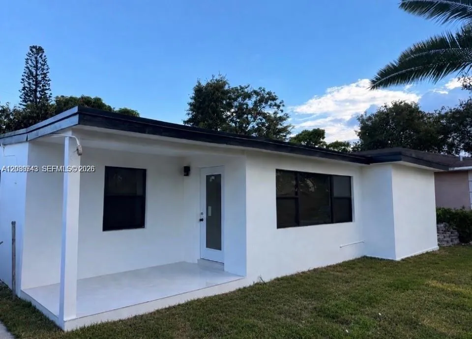 En Venta 2324 Service Road, Opa-Locka, FL 33054, Opa-Locka, FL 33054