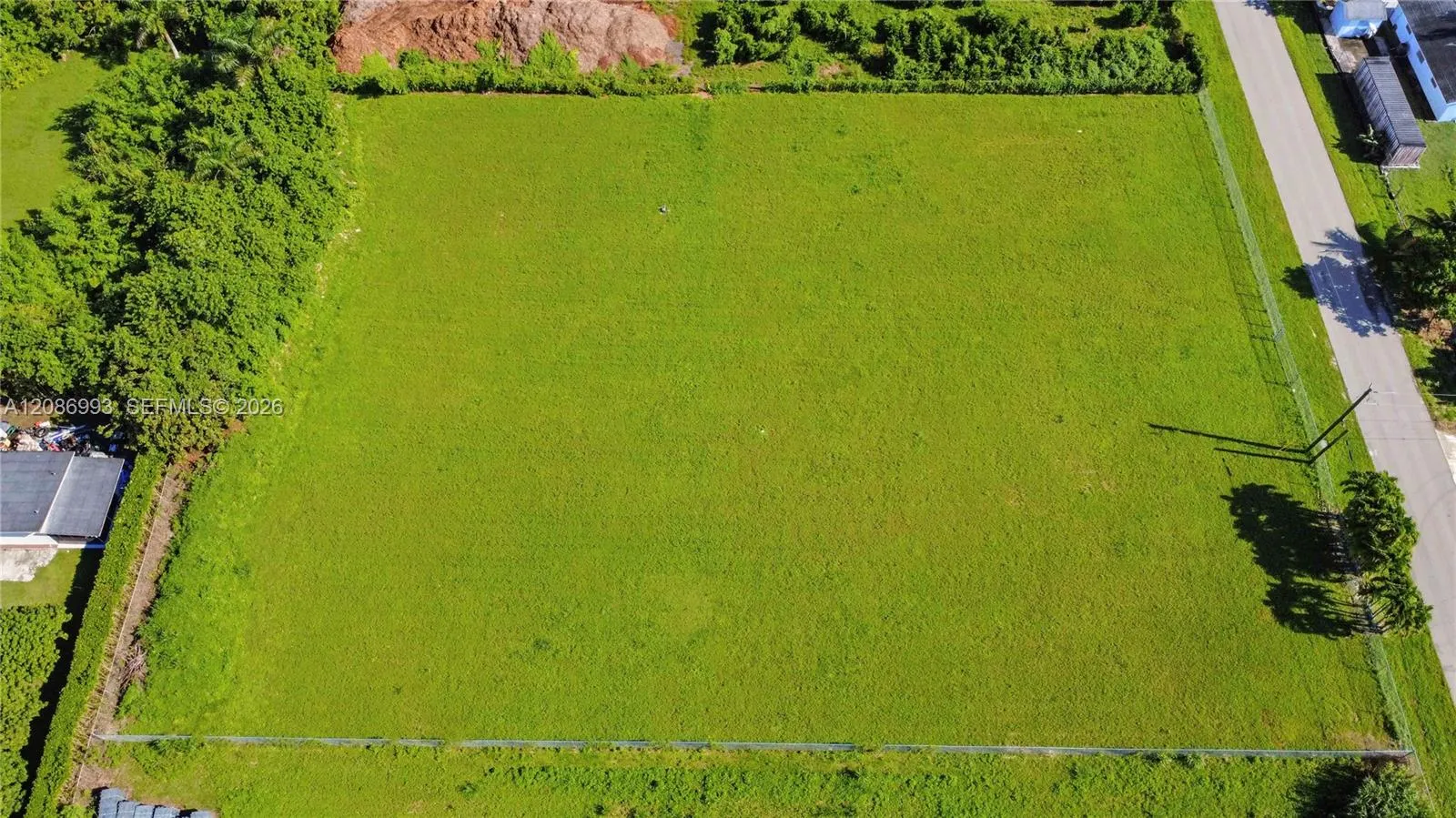 Foto de propiedad en 23240 SW 209th Place, Homestead, FL 33031 Homestead con MLS# 