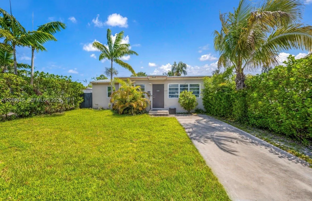 En Venta 2326 Harding Street, Hollywood, FL 33020, Hollywood, FL 33020