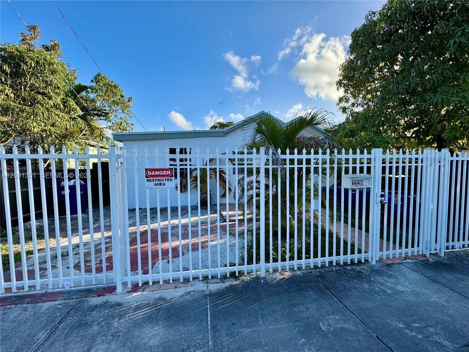 Vendido 2326 NW 59th Street, Miami, FL 33142, Miami, FL 33142