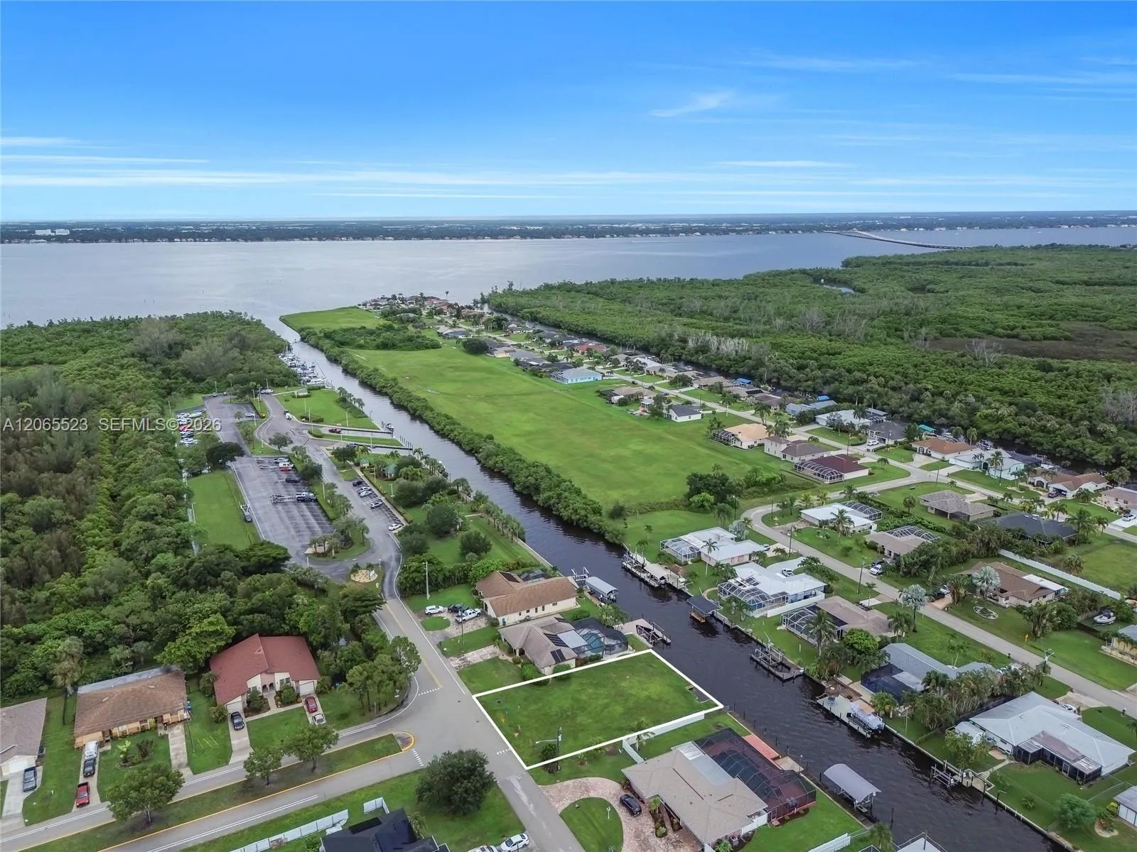 En Venta 2328 SE 15 Terrace, Cape Coral, FL 33990, Cape Coral, FL 33990