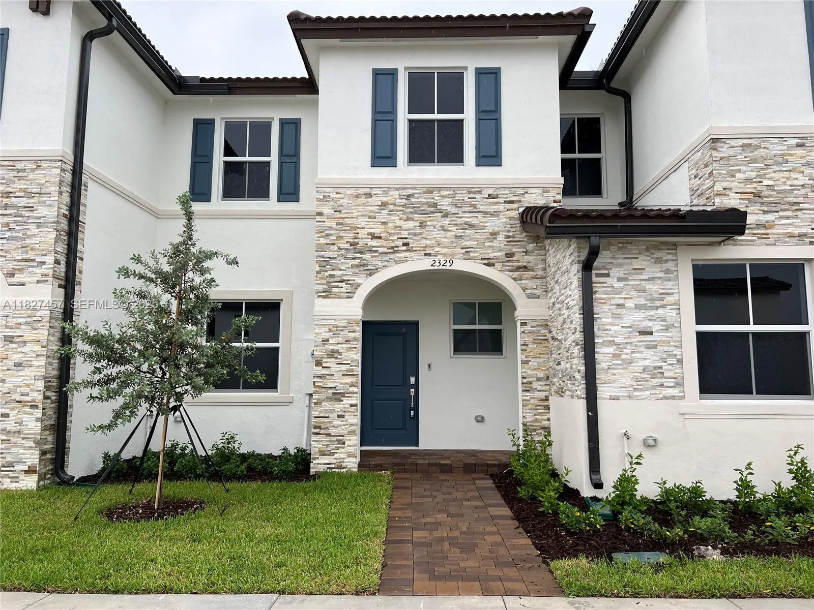Foto de propiedad en 2329 NW 122nd Terrace ., Miami, FL 33167 Miami con MLS# 