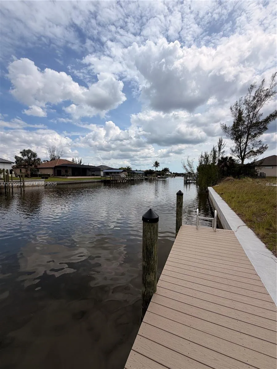 En Venta 2329 NW 36th Place, Cape Coral, FL 33993, Cape Coral, FL 33993