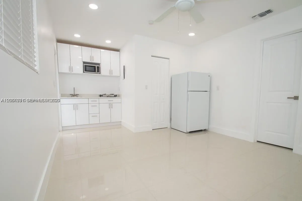 En Renta 233-b NW 53rd Avenue 1, Miami, FL 33126, Miami, FL 33126