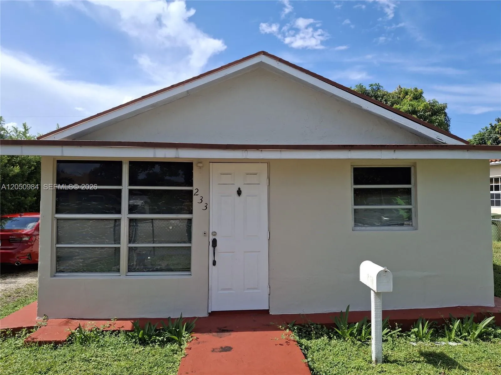 Vendido 233 E 15th Street, Hialeah, FL 33010, Hialeah, FL 33010