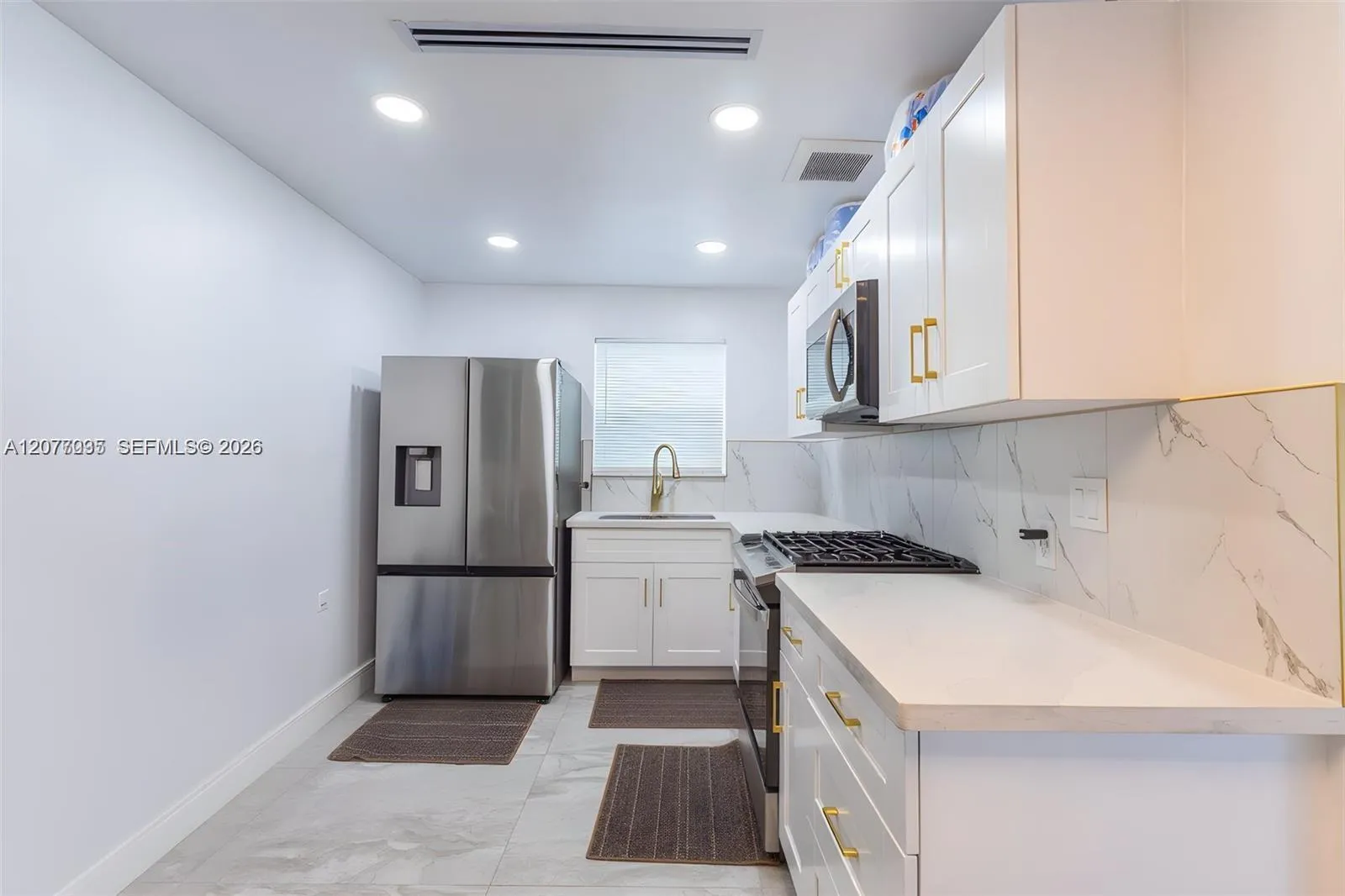 En Renta 233 W 39th Place 0, Hialeah, FL 33012, Hialeah, FL 33012