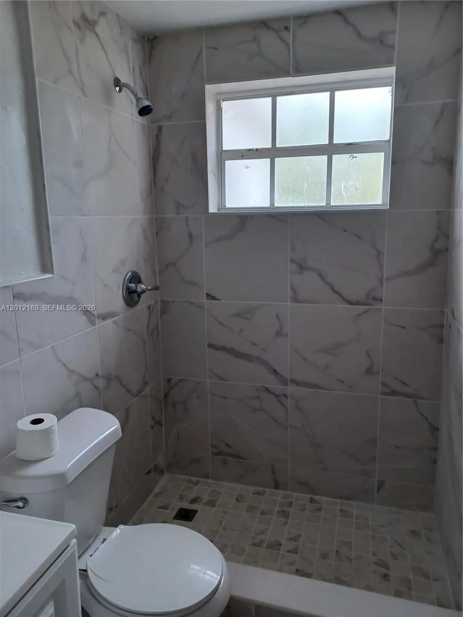 Foto de propiedad en 2330 Kingston Drive, Miramar, FL 33023 Miramar con MLS# 