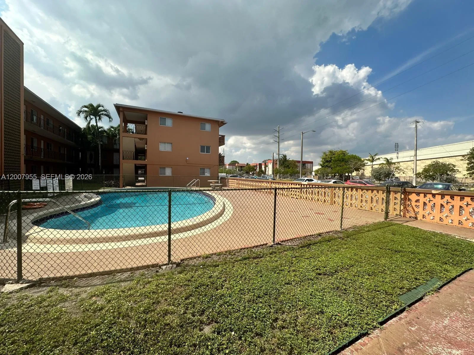 Foto de propiedad en 2330 NW 11th Street 33, Miami, FL 33125 Miami con MLS# 