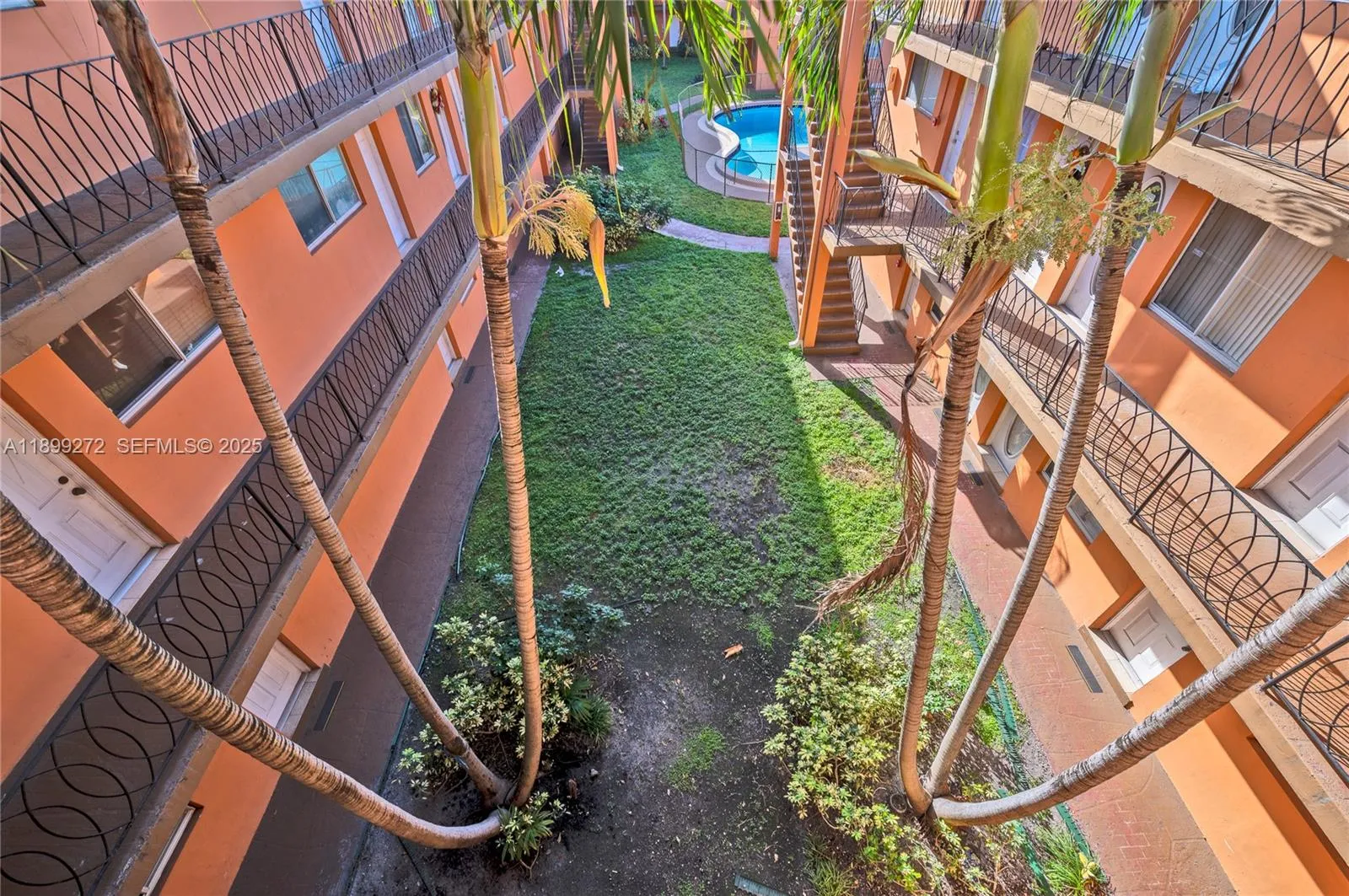 Foto de propiedad en 2330 NW 11th Street 46, Miami, FL 33125 Miami con MLS# 