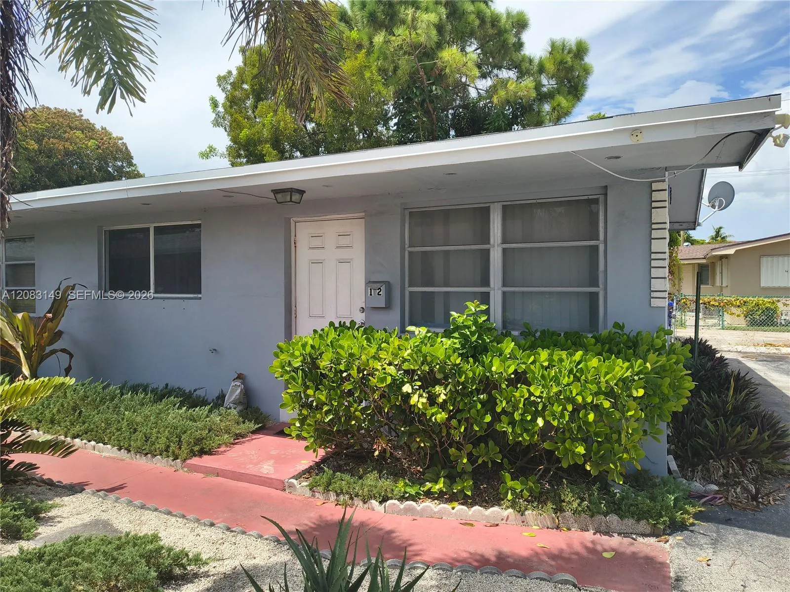 Foto de propiedad en 2330 Polk Street 12, Hollywood, FL 33020 Hollywood con MLS# 