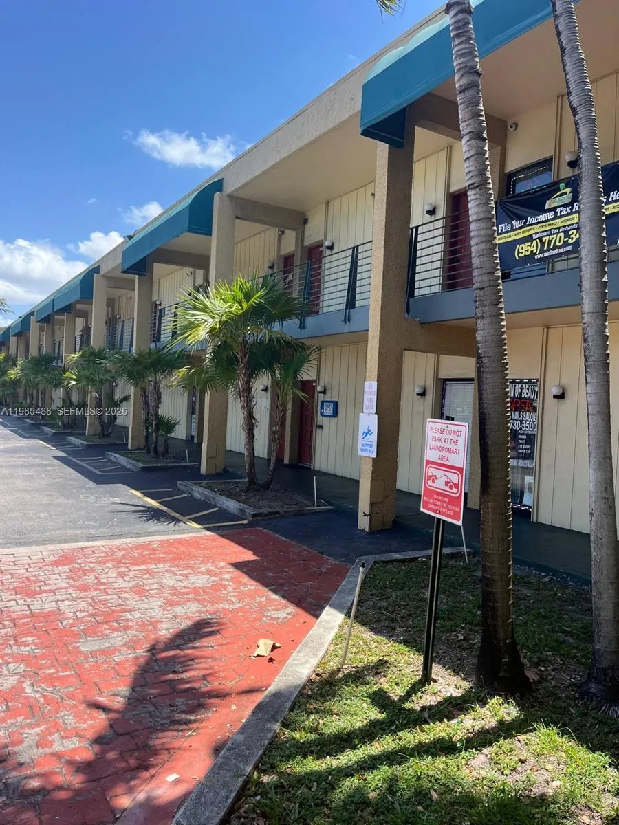 Foto de propiedad en 2331 N State Road 7 216, Lauderhill, FL 33313 Lauderhill con MLS# 