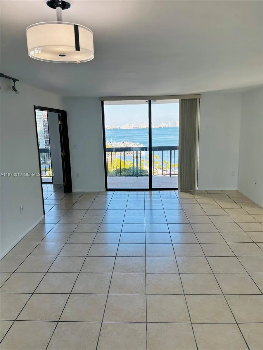 Foto de propiedad en 2333 Brickell Avenue 1115, Miami, FL 33129 Miami con MLS# 