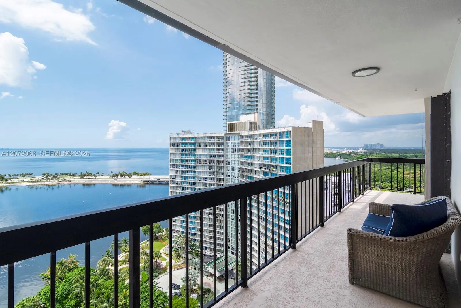 Foto de propiedad en 2333 Brickell Avenue 2212, Miami, FL 33129 Miami con MLS# 