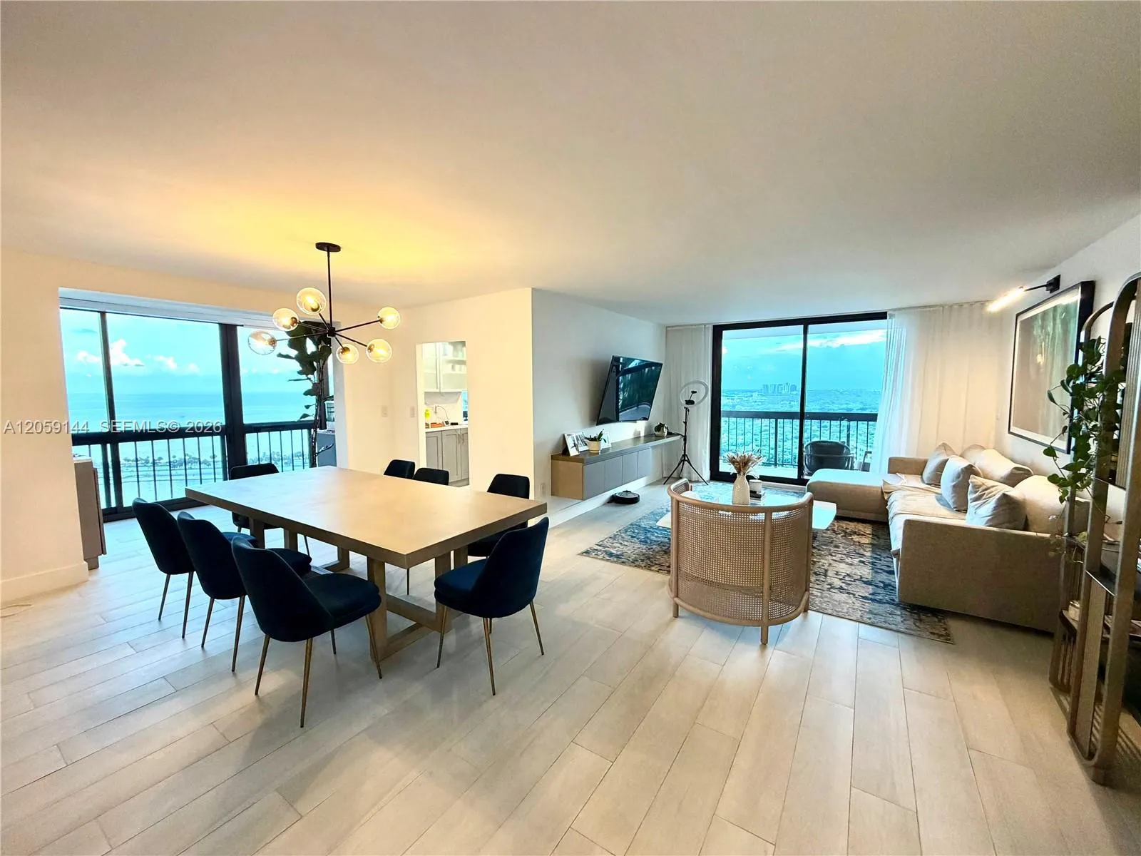 Foto de propiedad en 2333 Brickell Avenue 2512, Miami, FL 33129 Miami con MLS# 