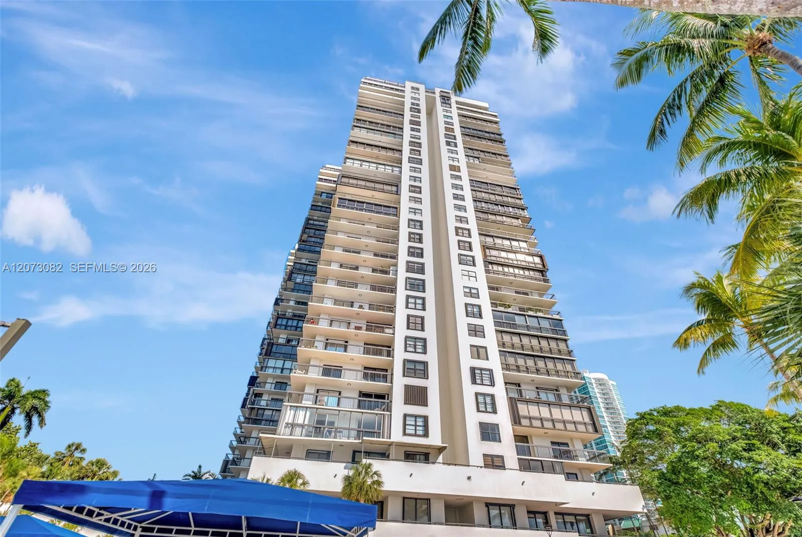 Foto de propiedad en 2333 Brickell Avenue 2814, Miami, FL 33129 Miami con MLS# 