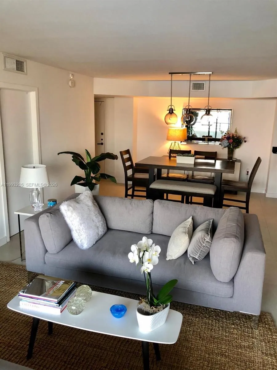 Foto de propiedad en 2333 Brickell Avenue PH207, Miami, FL 33129 Miami con MLS# 