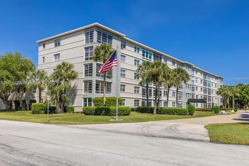 En Renta 2333 Indian River Boulevard 306, Vero Beach, FL 32960, Vero Beach, FL 32960