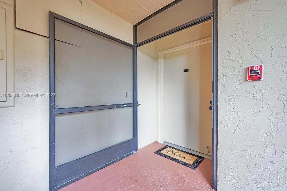 En Venta 23344 Carolwood Lane 201, Boca Raton, FL 33428, Boca Raton, FL 33428