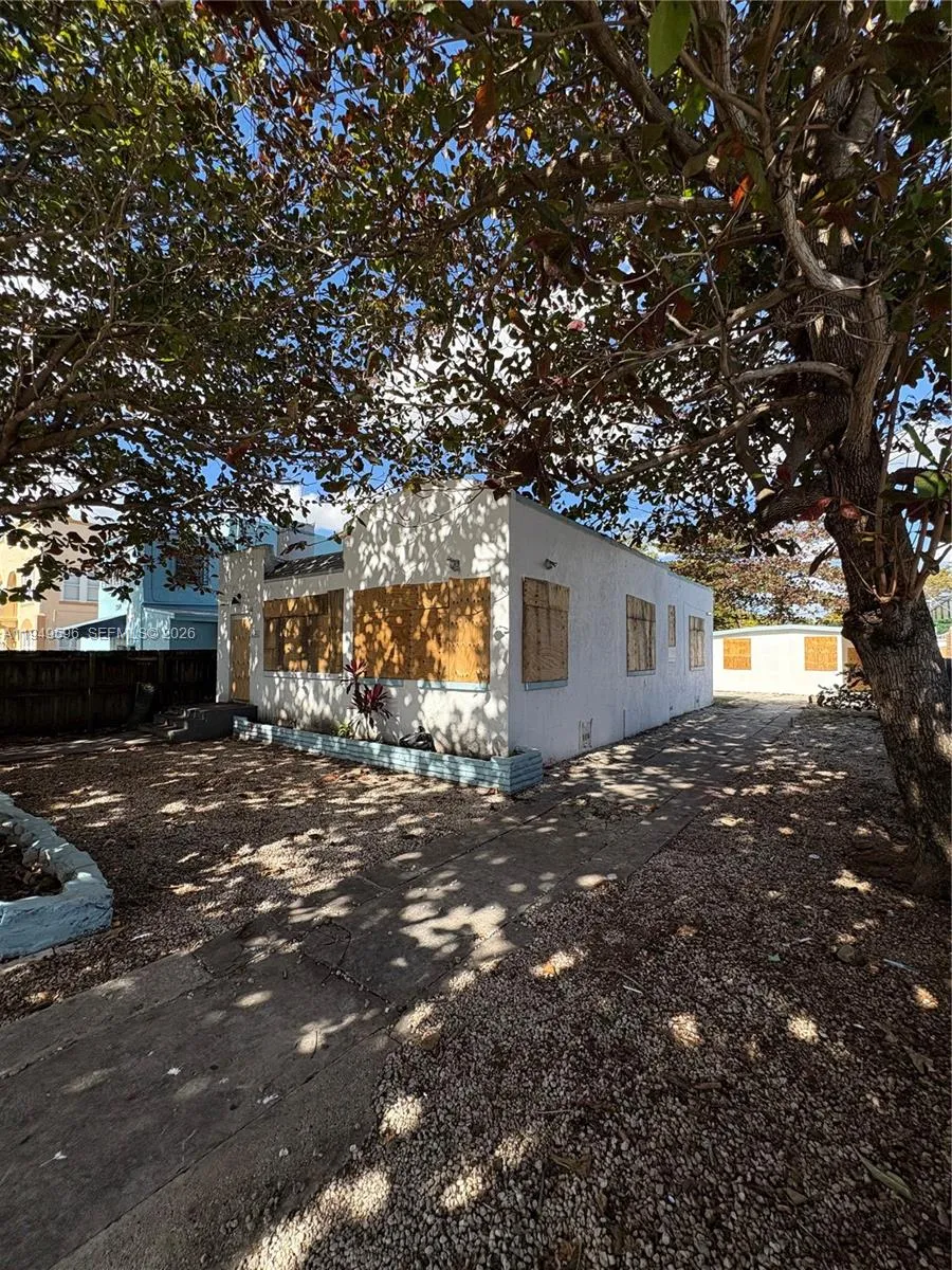 En Venta 2341 SW 9th Street, Miami, FL 33135, Miami, FL 33135