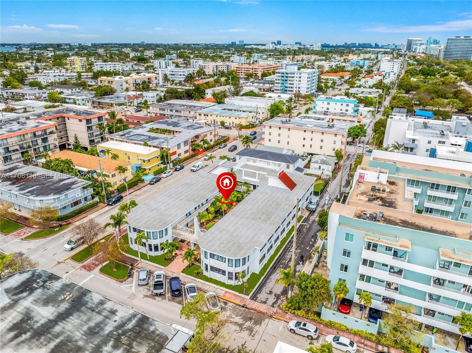 Foto de propiedad en 235 78th Street, Miami Beach, FL 33141 Miami Beach con MLS# 