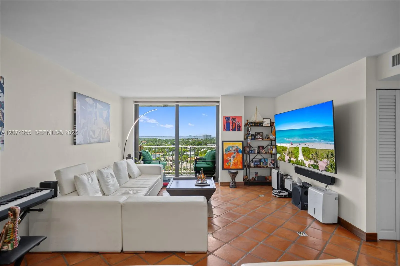 En Venta 2350 NE 135th Street 1204, North Miami, FL 33181, North Miami, FL 33181