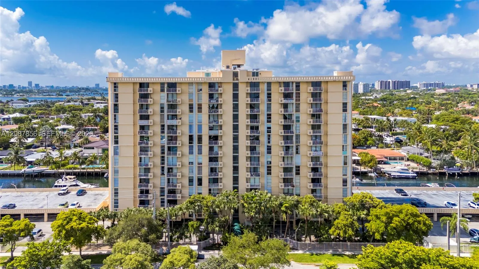 En Renta 2350 NE 135th Street 1510, North Miami, FL 33181, North Miami, FL 33181