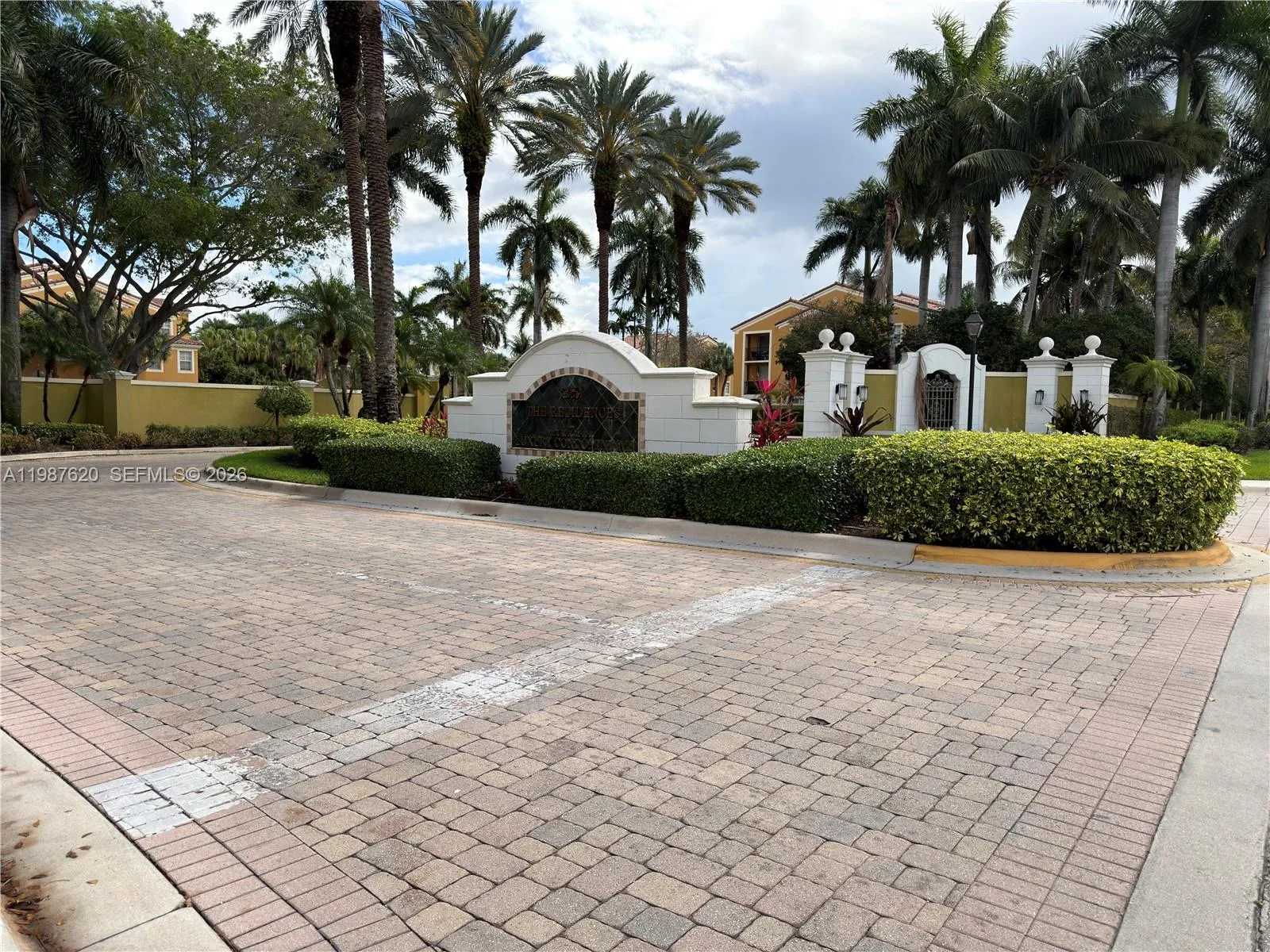 Foto de propiedad en 2351 W Preserve Way 104, Miramar, FL 33025 Miramar con MLS# 