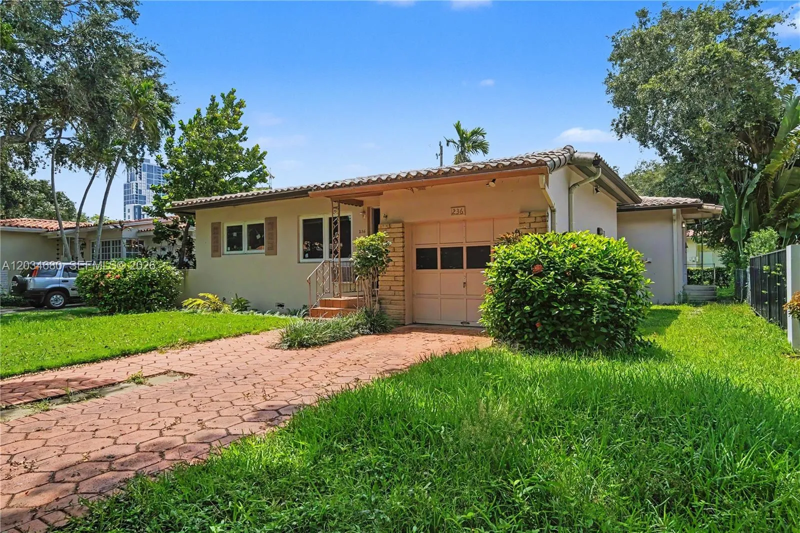 Foto de propiedad en 236 Candia Avenue, Coral Gables, FL 33134 Coral Gables con MLS# 