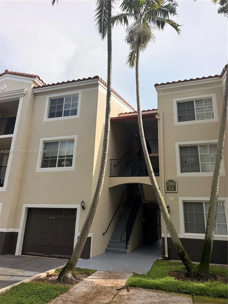 Foto de propiedad en 2360 E Preserve Way 206, Miramar, FL 33025 Miramar con MLS# 
