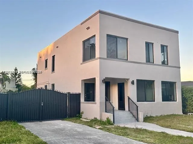 En Venta 2369 SW 17th Terrace, Miami, FL 33145, Miami, FL 33145