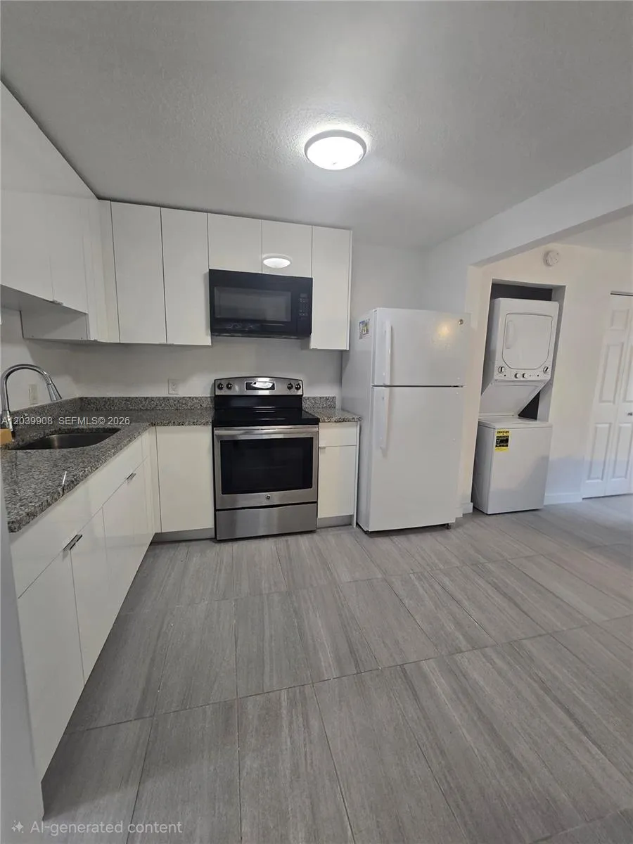 Foto de propiedad en 237 SW 13th Street 5, Dania Beach, FL 33004 Dania Beach con MLS# 
