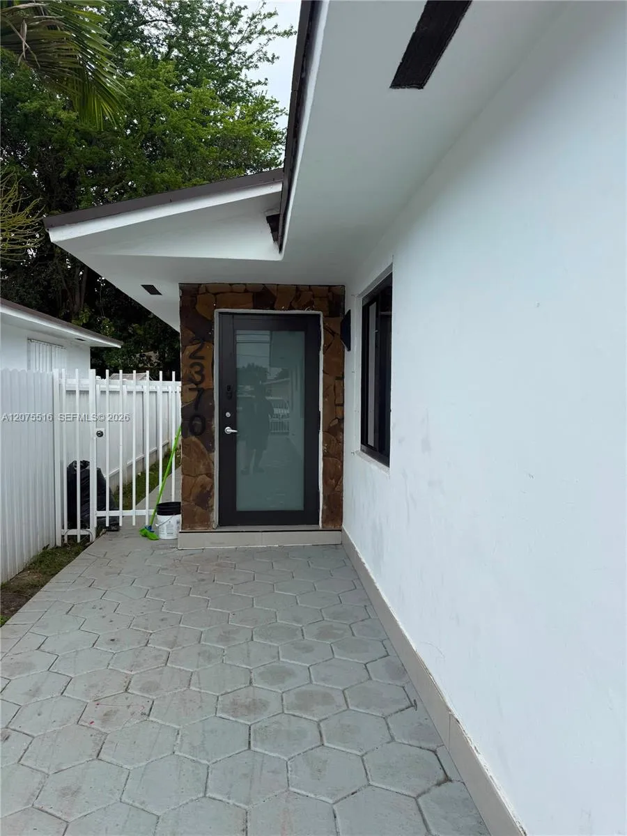 En Renta 2370 NW 33rd Street 2370, Miami, FL 33142, Miami, FL 33142