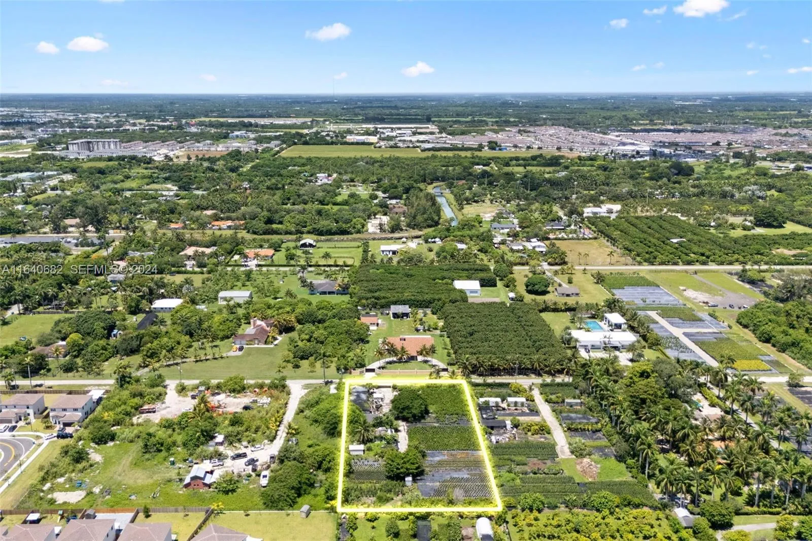 Foto de propiedad en 23701, Homestead, FL 33032 Homestead con MLS# 