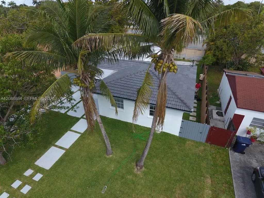En Venta 2375 NE 185th Street, Miami, FL 33180, Miami, FL 33180