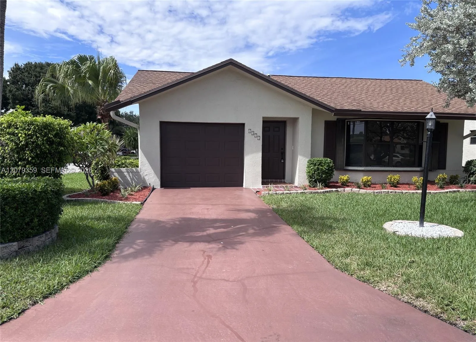 Foto de propiedad en 2377 SW 16 Drive, Deerfield Beach, FL 33442 Deerfield Beach con MLS# 