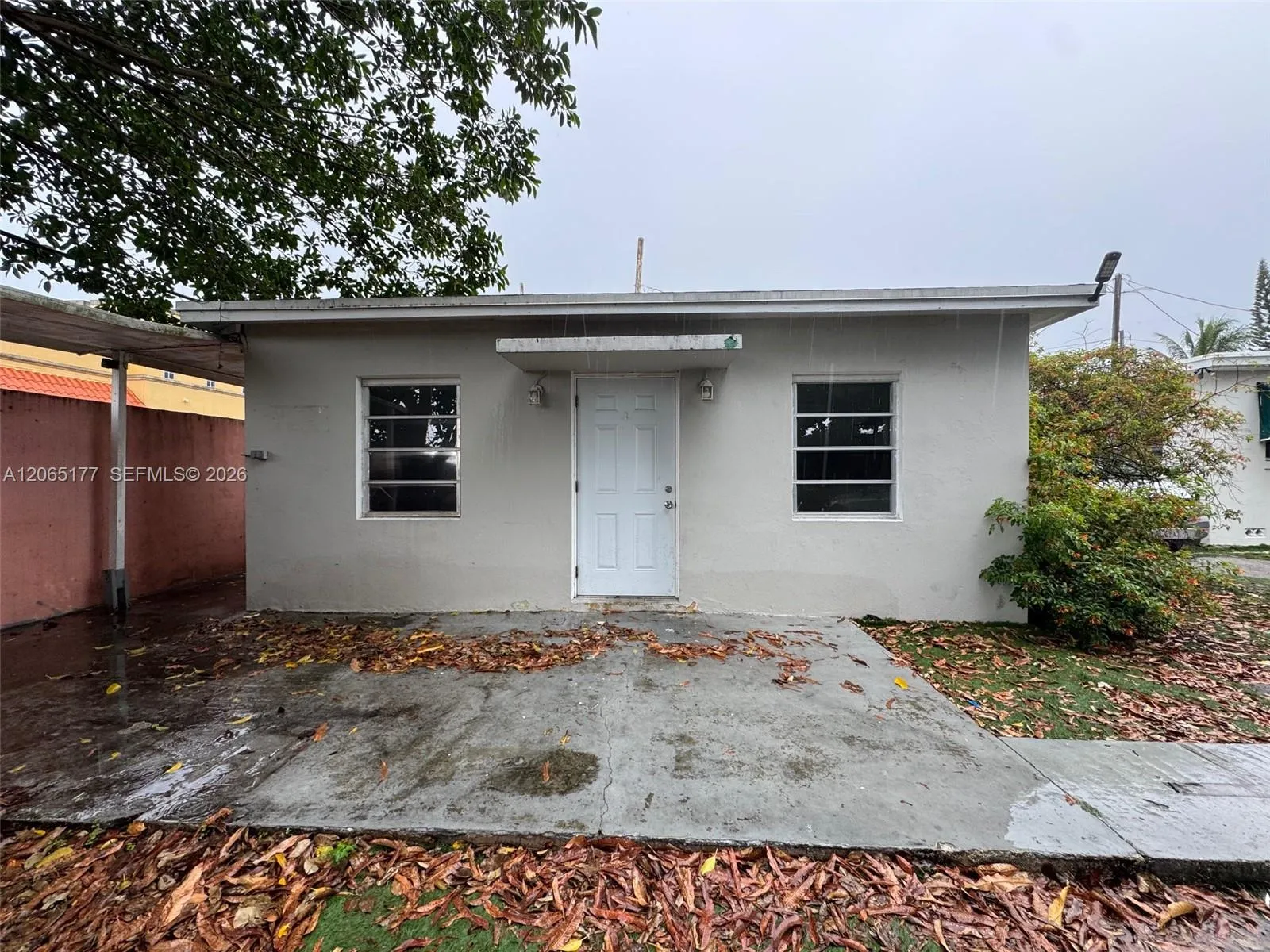 Foto de propiedad en 2380 NW Flagler Terrace R, Miami, FL 33125 Miami con MLS# 