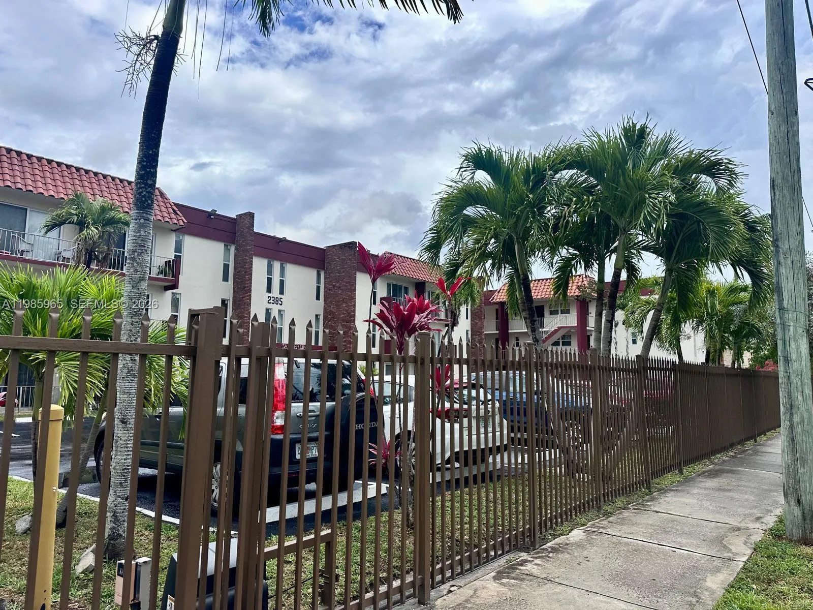 Foto de propiedad en 2385 NW 11th Street B16, Miami, FL 33125 Miami con MLS# 