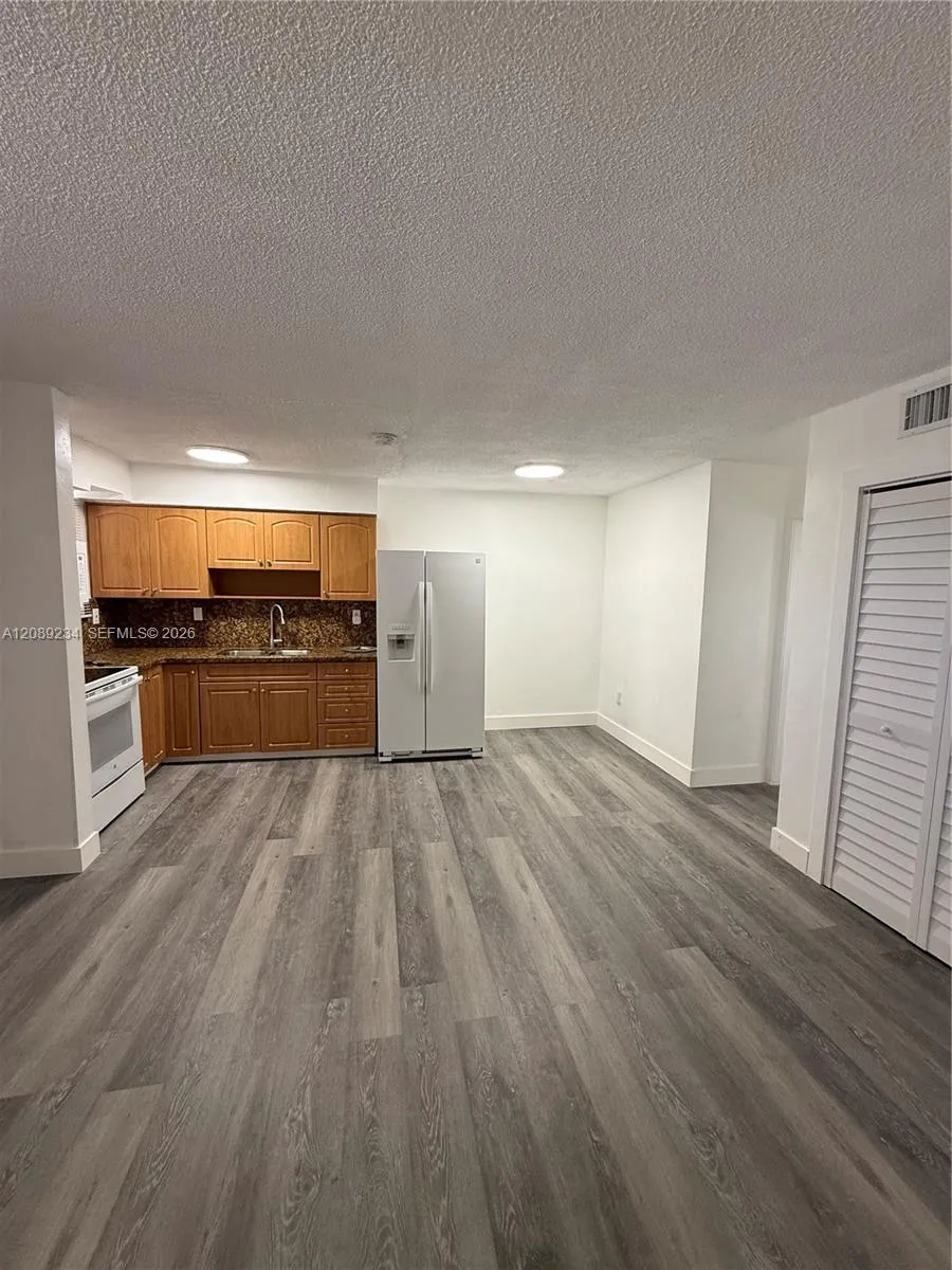 En Venta 2385 NW 11th Street C31, Miami, FL 33125, Miami, FL 33125