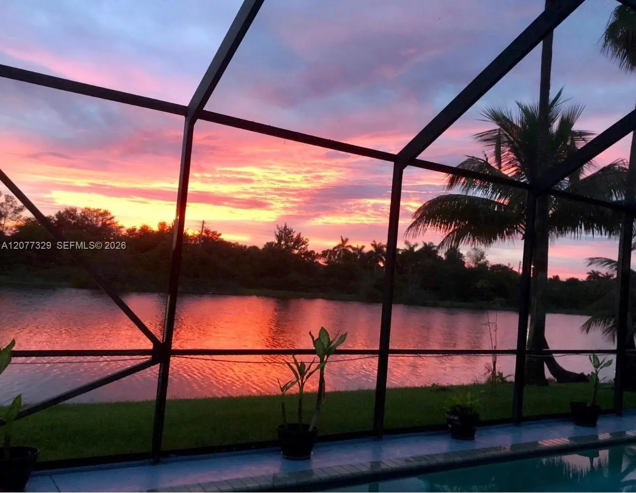 Foto de propiedad en 2386 SW 183rd Terrace, Miramar, FL 33029 Miramar con MLS# 
