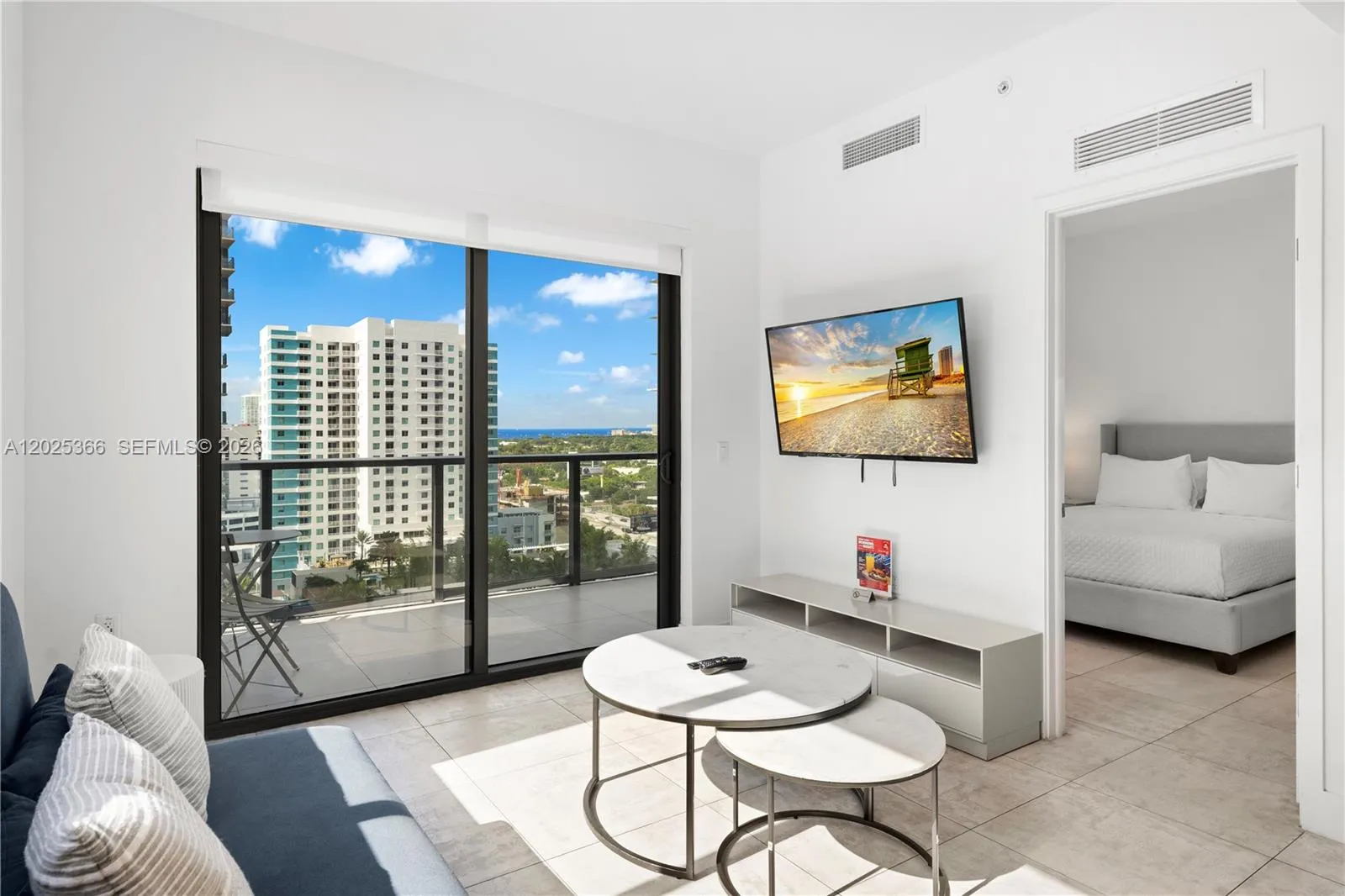 Foto de propiedad en 239 SW 9th Street 1701, Miami, FL 33130 Miami con MLS# 