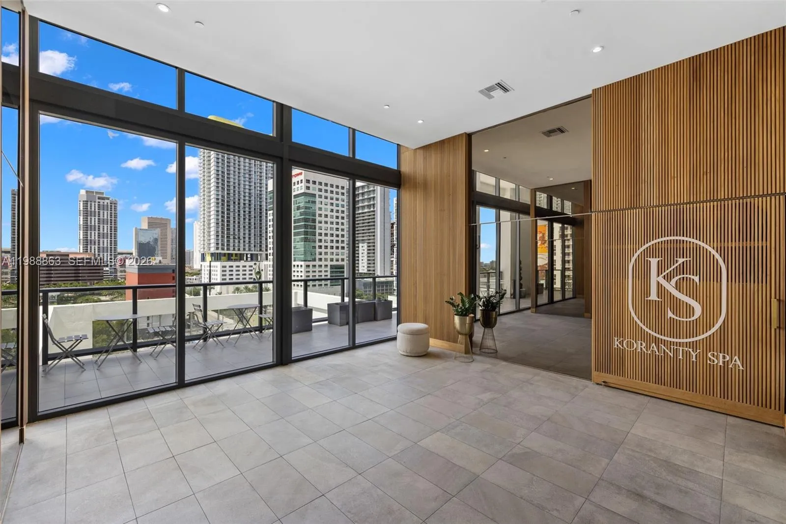 En Venta 239 SW 9th Street 802, Miami, FL 33130, Miami, FL 33130