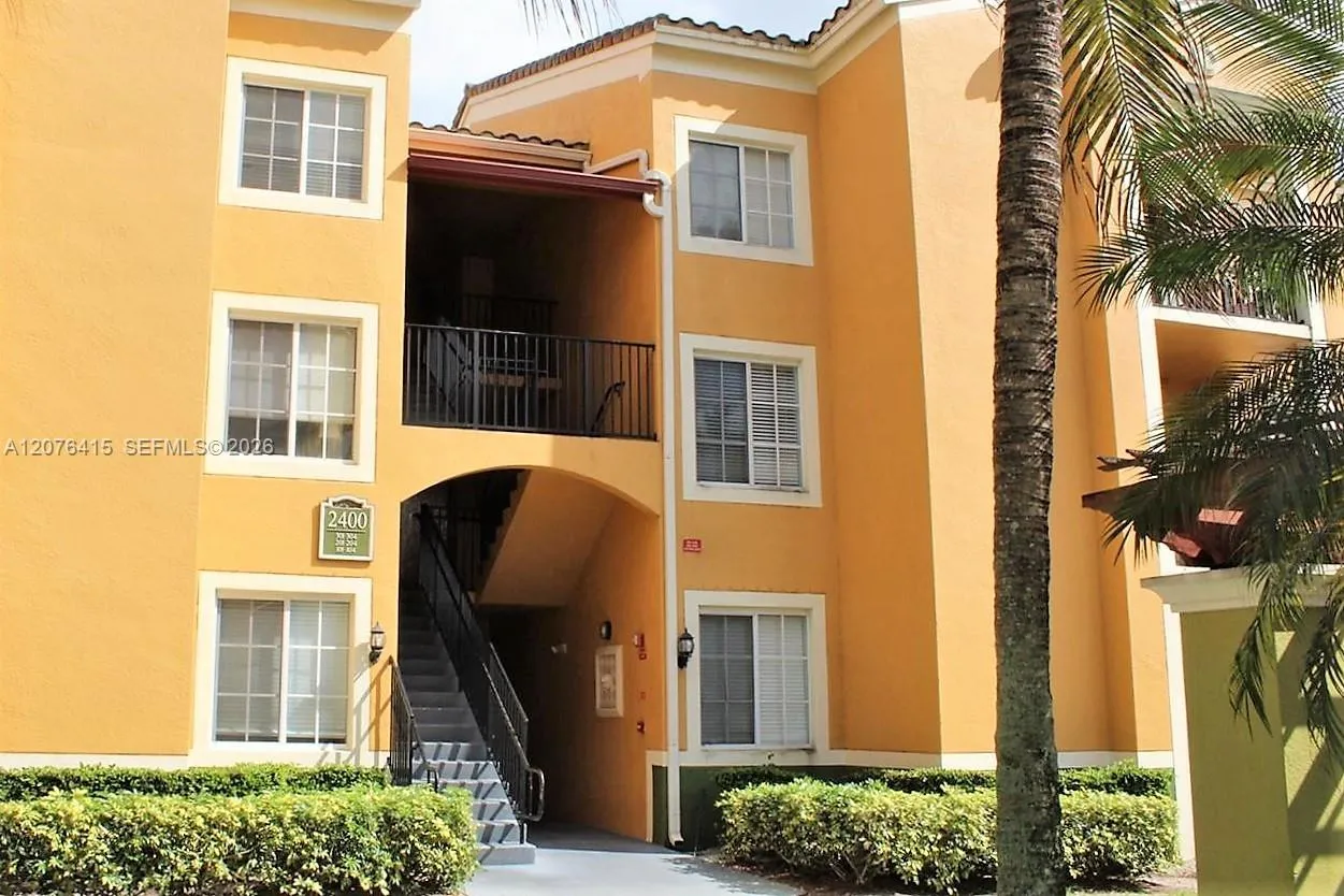 Foto de propiedad en 2400 E Preserve Way 304, Miramar, FL 33025 Miramar con MLS# 