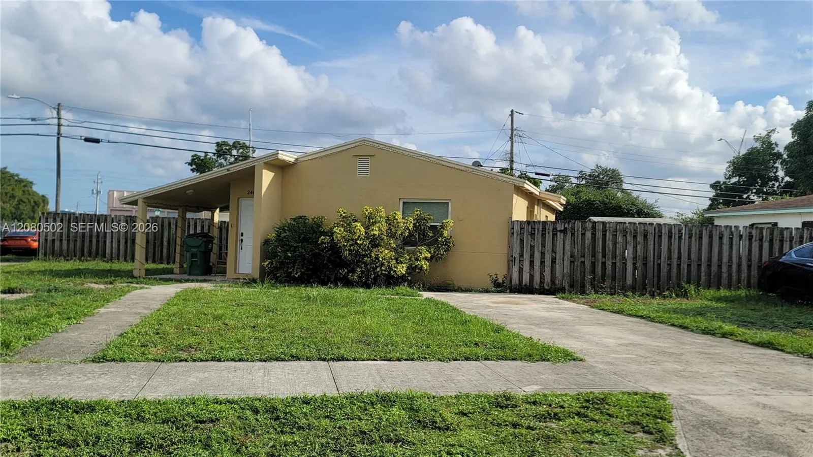 En Venta 2400 NW 152nd Street, Miami Gardens, FL 33054, Miami Gardens, FL 33054