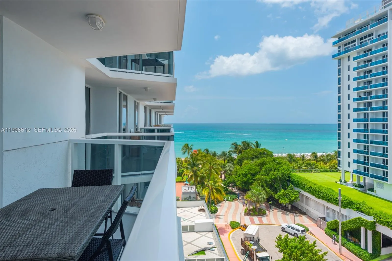 Foto de propiedad en 2401 Collins Avenue 1007, Miami Beach, FL 33140 Miami Beach con MLS# 