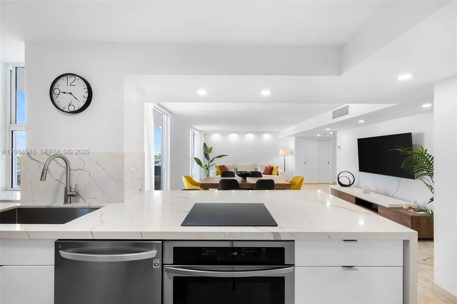 En Renta 2401 Collins Avenue 1508, Miami Beach, FL 33140, Miami Beach, FL 33140