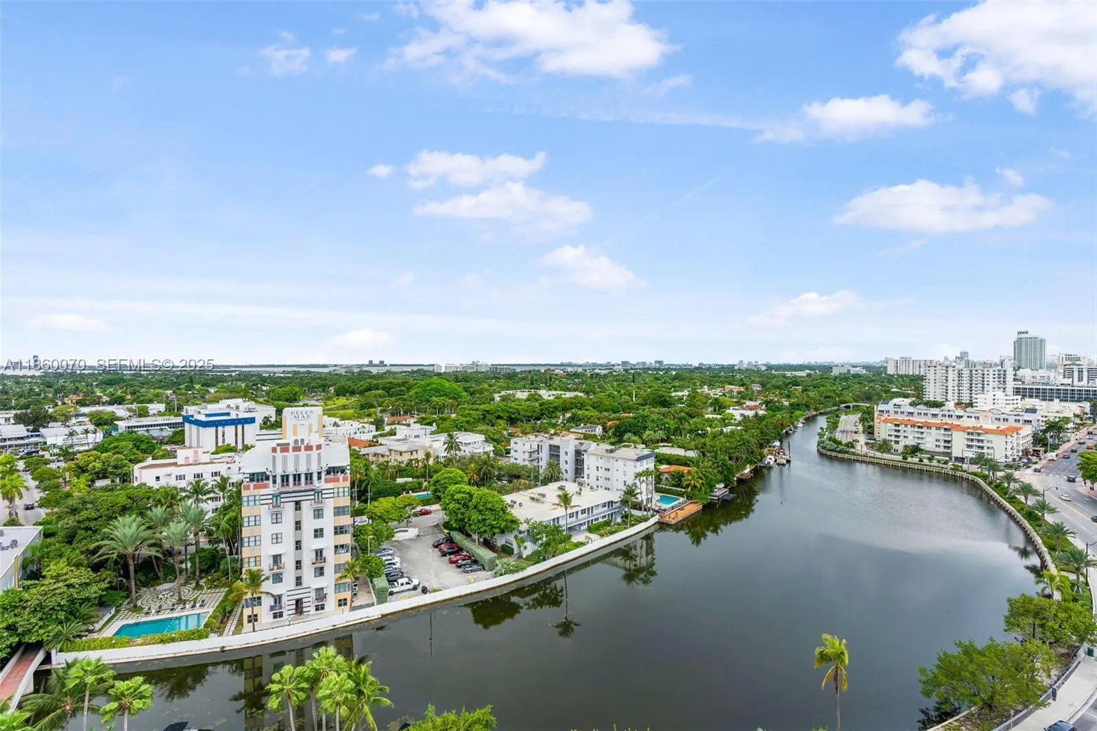 Foto de propiedad en 2401 Collins Avenue 1808, Miami Beach, FL 33140 Miami Beach con MLS# 