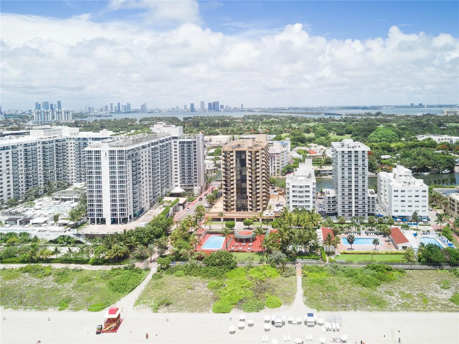 Foto de propiedad en 2401 Collins Avenue 712, Miami Beach, FL 33140 Miami Beach con MLS# 